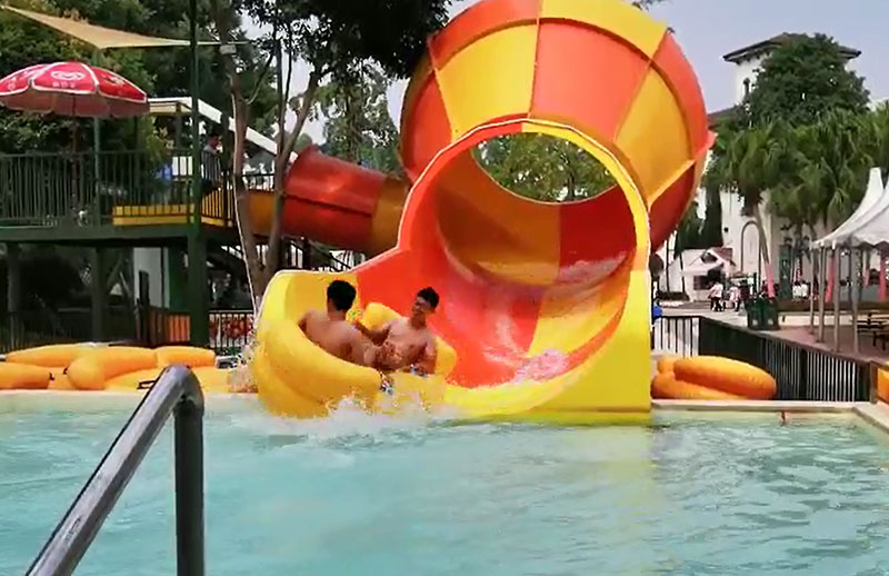 water park tube face to face